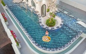 V Boutique Hotel - Complimentary Refreshments